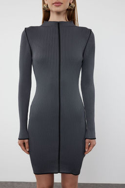 TRENDYOLMILLA Siyah Mini Triko Kontrast Renkli Elbise TWOAW24EL00041 фото 3