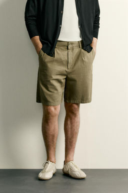 BERMUDA PLIEGUES REGULAR FIT / Beige