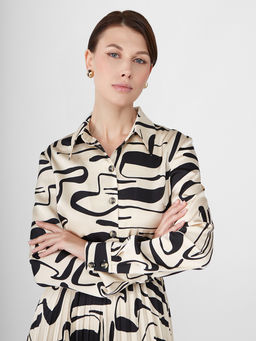 Платье из принтованной атласной ткани