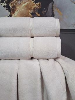 Полотенце Perla (орхидея платина) 50х90см