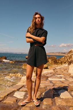 CAMISETA INTERLOCK CAPA / Carb?n
