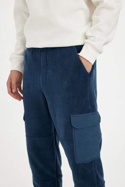 Флисовые спортивные штаны стандартного кроя с карманами-карго - Defacto фото 6