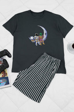 Antrasit Regular Pamuklu K?sa Kol Ust Astranot Bask?l? Alt Cizgili Pijama Tak?m? TMNSS26PT00013