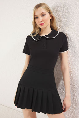 Trendyolmilla Siyah Renk Bloklu Bebe Yaka Dugmeli Vucuda Oturan Esnek Fitilli Orme Bluz TWOSS25BZ00230