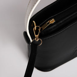 Сумка женская кросс-боди на молнии, 22×8×15 см, чёрная