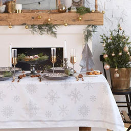 Скатерть новогодняя «Этель» Серебряные снежинки 149×110 ±3 см, 100%хл, 190 г/м²