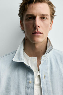 CAMISA DENIM LAVADA RELAXED FIT / Azul claro - Zara фото 5