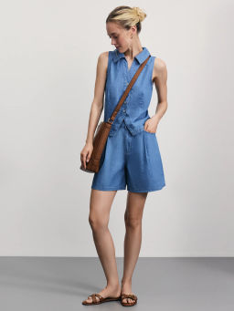 Джинсовые шорты А-силуэта со складками / Zarina