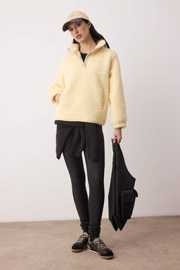 Ekru Duz Pelus Oversize/Genis Kal?p Orme Sweatshirt TWOAW26SW00021