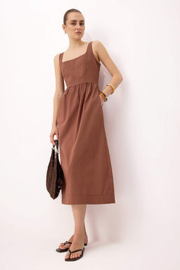 Kahverengi Belden Ac?lan Midi Korse Dikis Detayl? Midi Dokuma Elbise TWOSS24EL00038