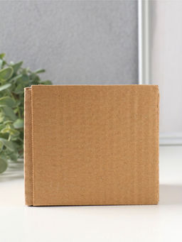 Сувенир керамика "Девушка-ангел в белом платье, с белой розой в ладонях" 11,3х10х9,8 см