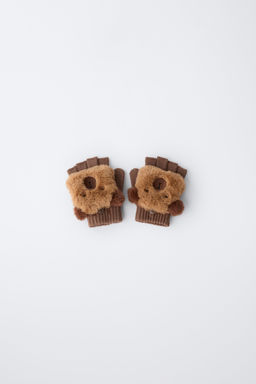 FAUX FUR MITTENS WITH CAPYBARA EMBROIDERY