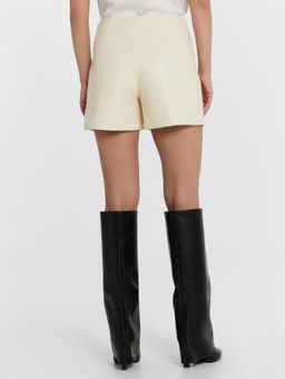 Шорты женские Mark Formelle 132372 из полиуретана и полиэстера сливочное фото 5