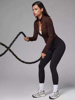 Моделирующий укороченный рашгард LEO