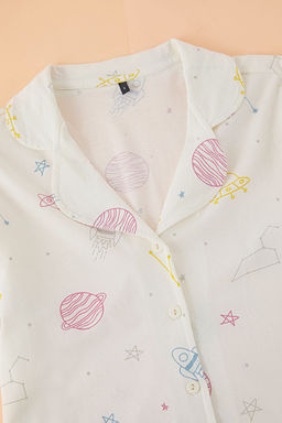 Trendyolmilla Ekru %100 Pamuklu Galaksi Desenli Sortlu Orme Pijama Tak?m? THMSS25PT00299  фото 9