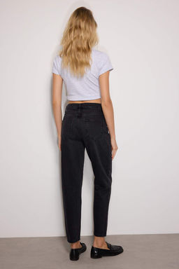 TRENDYOLMILLA Mavi Yuksek Bel Mom Jeans TWOAW24JE00076 фото 24