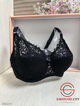 Бюстгальтер с тонким поролоном на косточках