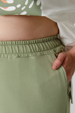 Арт. 2376 Костюм с брюками женский 52-60 (5 шт) Цвет:молочный, полынь