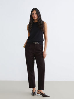 Beli Kemerli Kad?n Pileli Pantolon