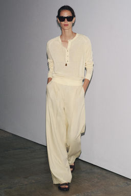 PLAIN KNIT SWEATER