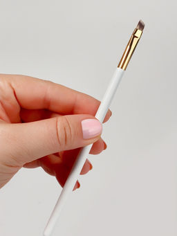 Кисть для макияжа White, скошенная, 16.5 (± 1) см, белая