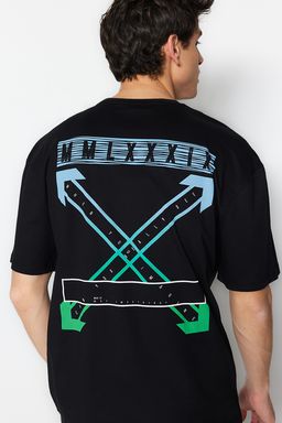 TRENDYOL MAN Siyah Oversize/Genis Kesim S?rt Bask?l? %100 Pamuklu T-shirt TMNSS20TS1132