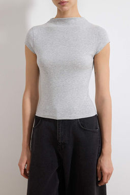 Gri melanj Fitted/Vucuda Oturan Dik Yaka K?sa Kollu Yumusak Orme Bluz TWOSS26BZ00079