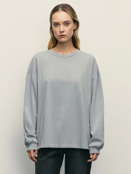 Лонгслив оверсайз с манжетами и принтом на рукаве / Zarina  фото 4