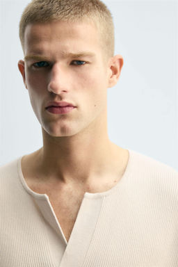 TEXTURED RELAXED FIT SWEATER