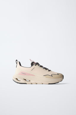 TRAINERS WITH SOLE DETAIL