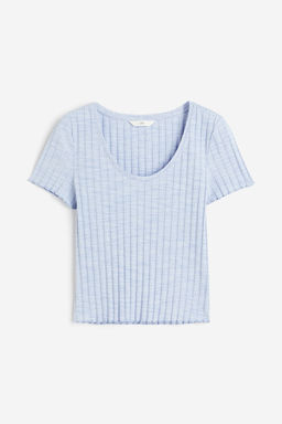 Camiseta de canale con escote pronunciado