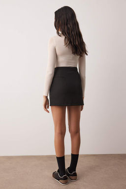 Siyah Kemerli Etek Gorunumlu Mini Sort & Bermuda TWOAW26SR00055 - Trendyolmilla фото 4