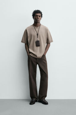 CAMISETA REGULAR FIT HEAVYWEIGHT / Marr?n / Topo