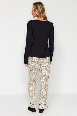 Trendyolmilla Siyah-Cok Renkli %100 Pamuklu Leopar Desenli Tshirt-Pantolon Orme Pijama Tak?m? THMAW24PT00209