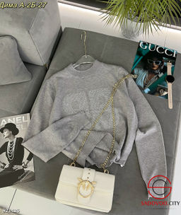 Кофта женская со стразами