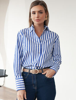 Блузка свободного силуэта с золотистыми пуговицами