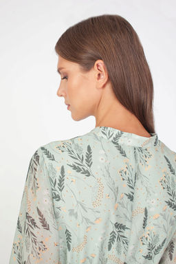 5-3024/774-5065-2 Платье принт Полевые цветы на зеленом фоне - Serginnetti фото 6