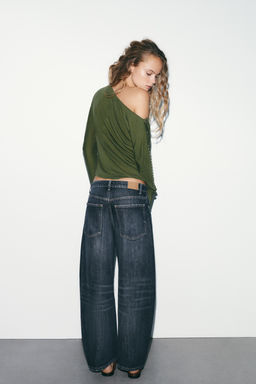 LONG SLEEVE STUDDED T-SHIRT - Zara фото 13