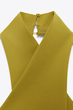 CREPE CROSSOVER TOP