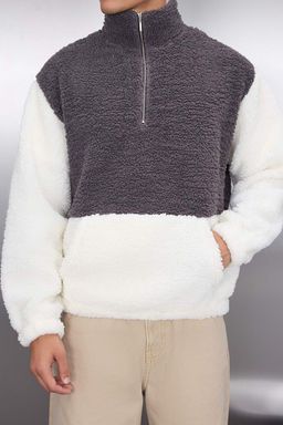 TRENDYOL MAN Fume Unisex Oversize/Genis Kesim Renk Bloklu Dik Yaka S?cak Tutan Pelus Sweatshirt TMNAW25SW00148 - Trendyolmilla фото 3