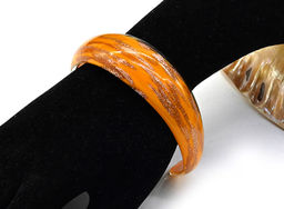 Жесткий браслет из муранского стекла цв.оранжевый