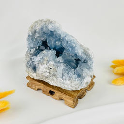 Друза Целестина на подставке