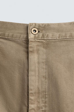 BERMUDA RELAXED FIT  PLIEGUES / Beige