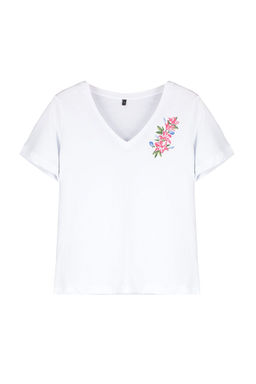 TRENDYOLMILLA Beyaz %100 Pamuk Regular/Normal Kal?p Nak?sl? V Yaka Orme T-Shirt TWOSS24TS00266  фото 7