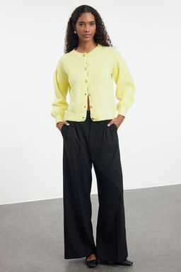 Sar? Dugme Detayl? Balon Kollu Yumusak Dokulu Ceket Gorunumlu Triko H?rka TWOAW25HI00147