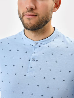 Джемпер-поло хлопковый в голубом цвете с принтом узор на серо -голубом 111764 - Mark formelle фото 4