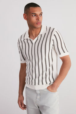 Ekru Regular Fit Cizgi Ajurlu Kac?k Pat Triko Polo Yaka T-Shirt TMNSS24PO00006