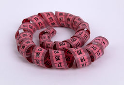 Micron CES-200B Сантиметр поливинилхлорид 200 см х 2 см 1 шт в блистере розовый/черный