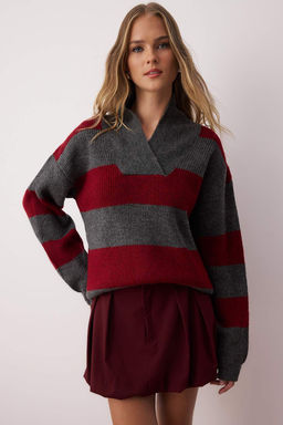 Bordo Yumusak Dokulu Genis Kal?p Kal?n V Yaka Triko Kazak TWOAW26KZ00152