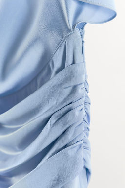 VESTIDO SATINADO ASIM?TRICO CAPA / Azul claro - Zara фото 9
